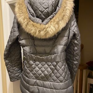Women’s size medium puffer jacket
